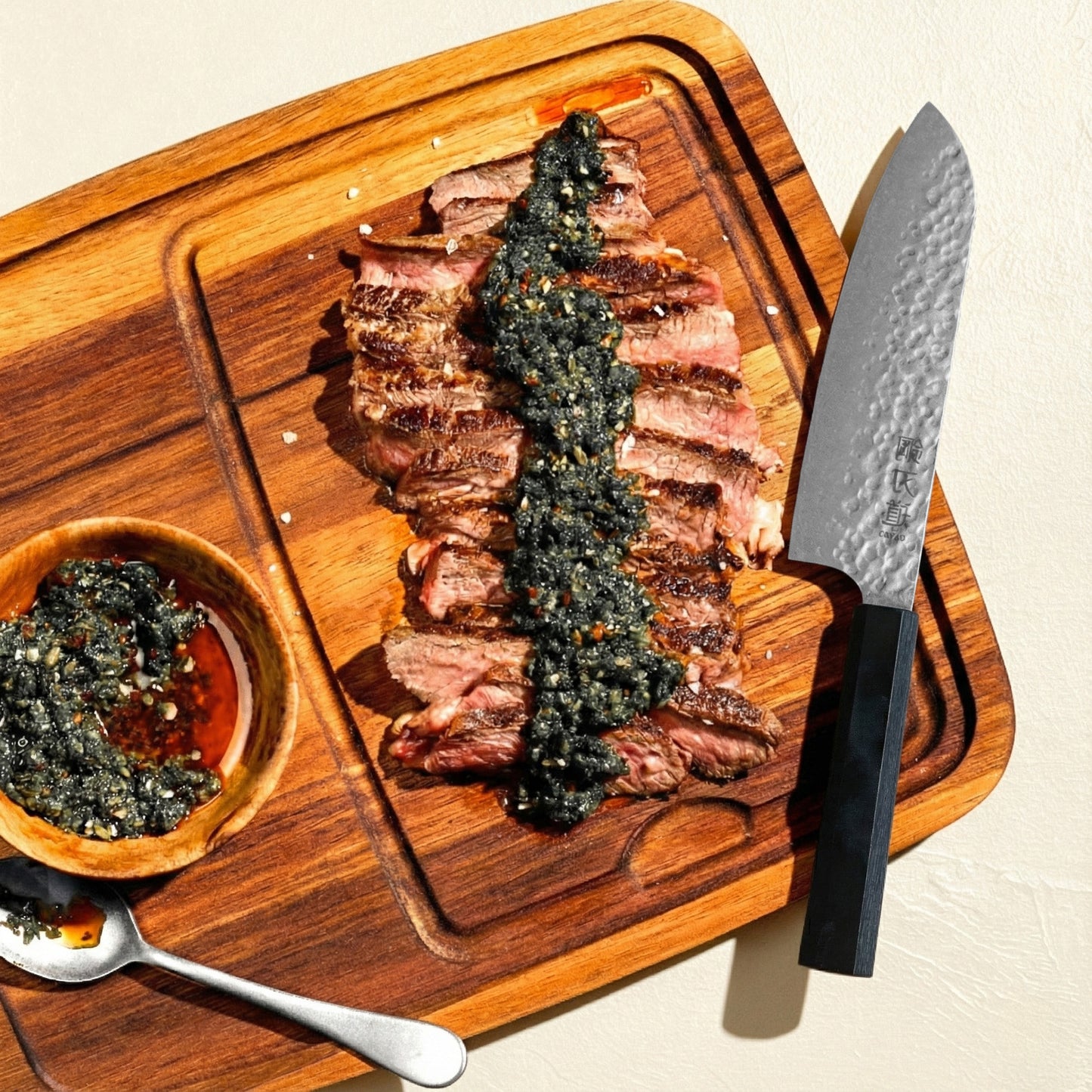 Sepistatud Santoku nuga "Harumi"