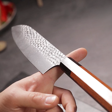 Sepistatud Santoku nuga “Harumi”